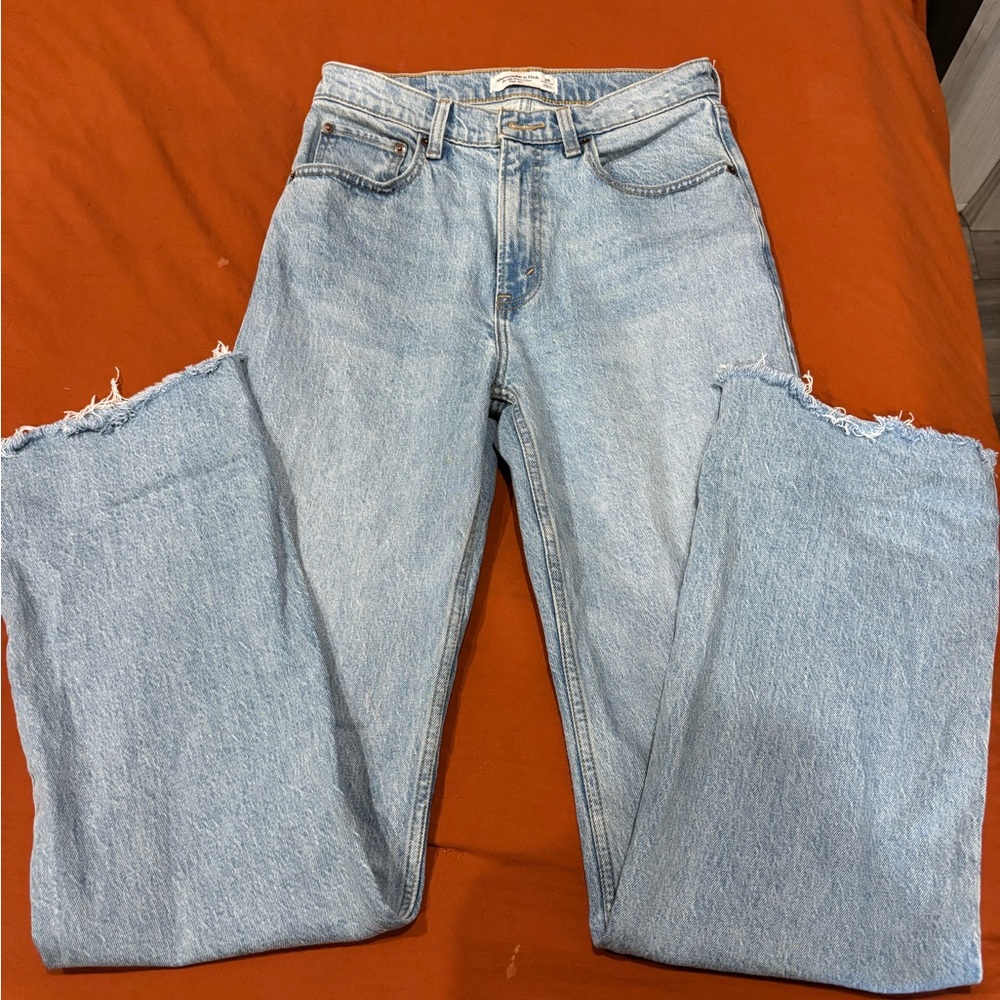 Abercrombie & Fitch High 90s Relaxed Jean